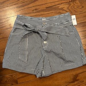NWT- Gap High-Waisted Shorts